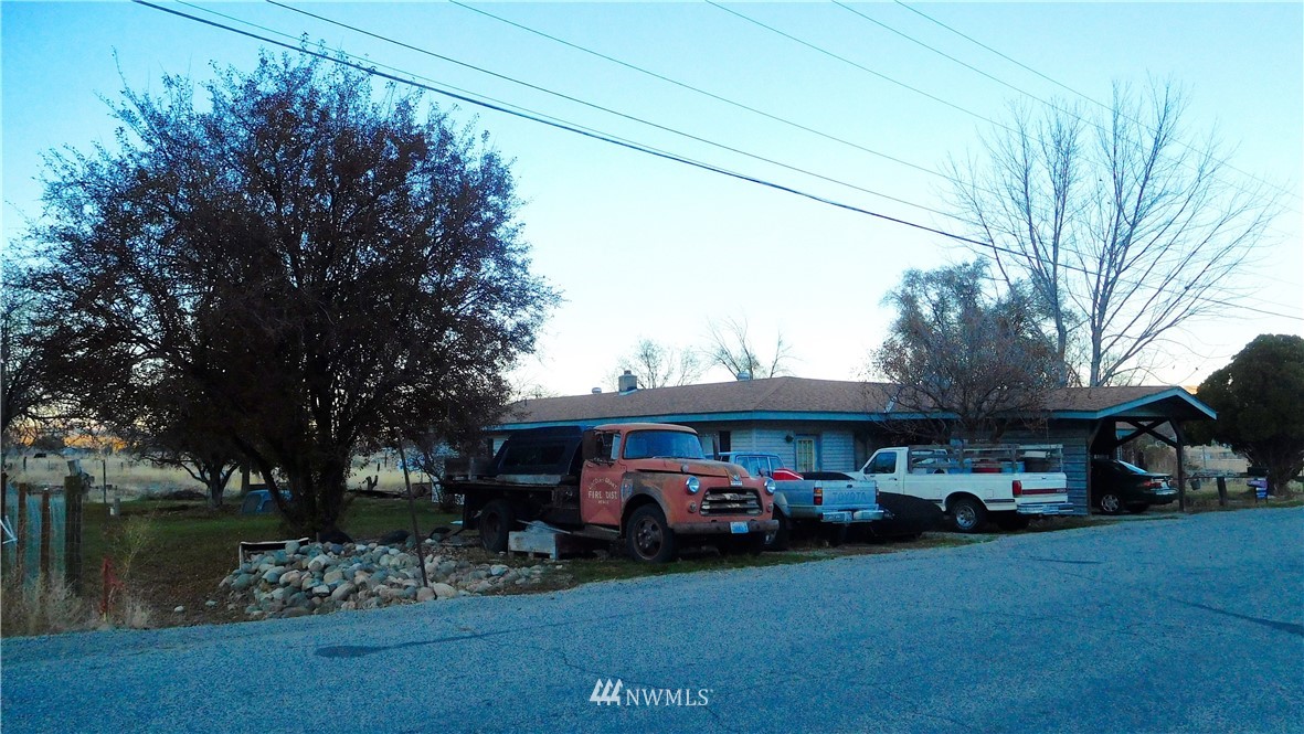 40 Riggs Street Northeast Brewster, WA 98812 - Photo 2 of 6 Gallery Image 2