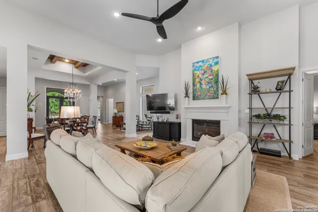 $1,100,000 | 526 Talmadge Lane, Shavano Park, TX 78249