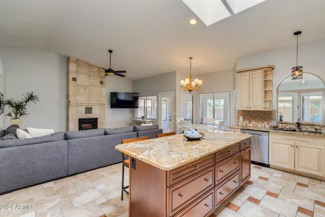 $8,000 | 5729 East Anderson Drive, Scottsdale, AZ 85254