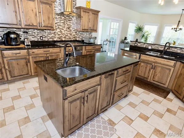 $799,000 | 53 Lela Lane, Hannibal, MO 63401