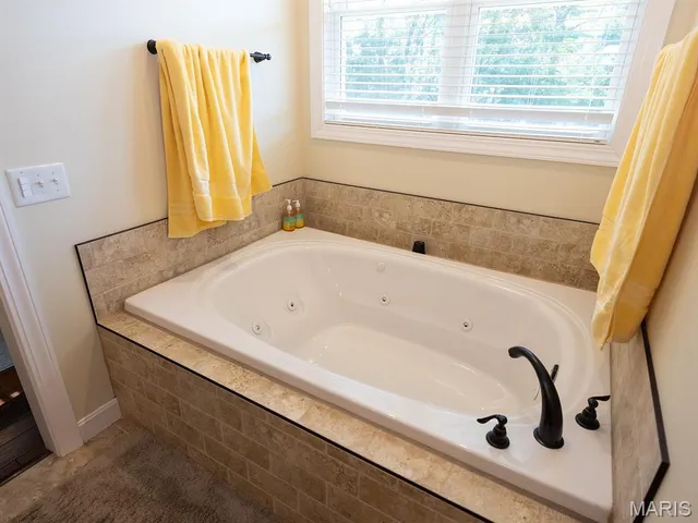 $824,900 | 53 Lela Lane, Hannibal, MO 63401