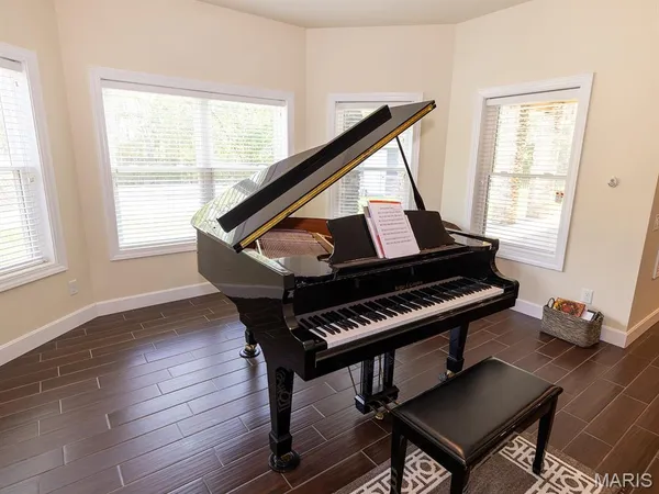 $799,000 | 53 Lela Lane, Hannibal, MO 63401