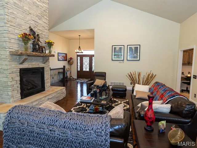 $824,900 | 53 Lela Lane, Hannibal, MO 63401