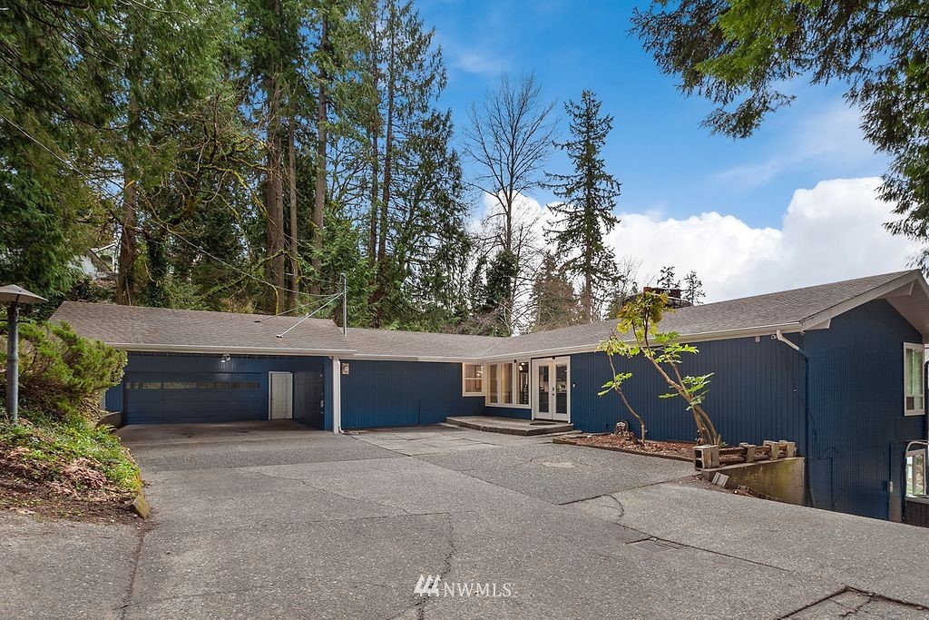 18113 East Spring Lake Drive Southeast Renton, WA 98058 - Photo 3 of 39 Gallery Image 3