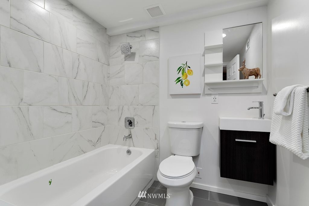 18113 East Spring Lake Drive Southeast Renton, WA 98058 - Photo 23 of 39 Gallery Image 23