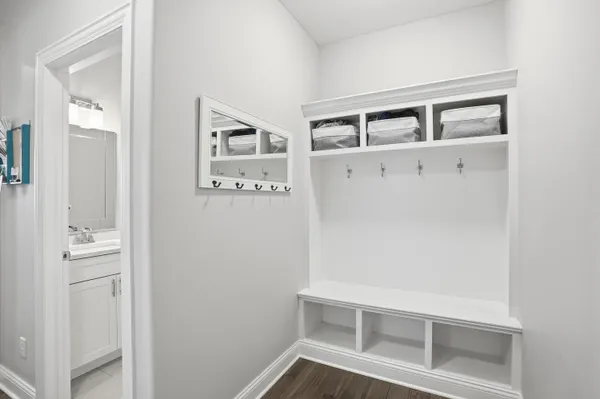 $747,500 | 1983 Franklin Drive, Crown Point, IN 46307