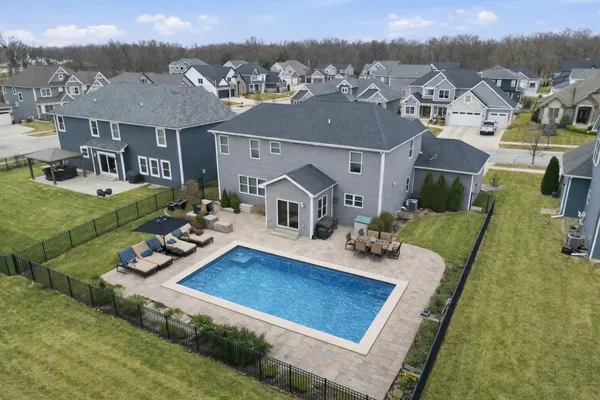 $747,500 | 1983 Franklin Drive, Crown Point, IN 46307