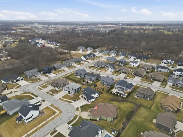 $747,500 | 1983 Franklin Drive, Crown Point, IN 46307