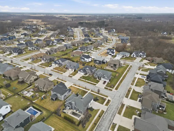 $747,500 | 1983 Franklin Drive, Crown Point, IN 46307