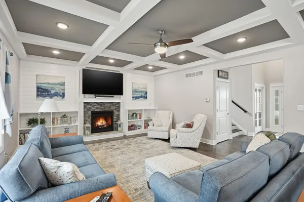 $747,500 | 1983 Franklin Drive, Crown Point, IN 46307