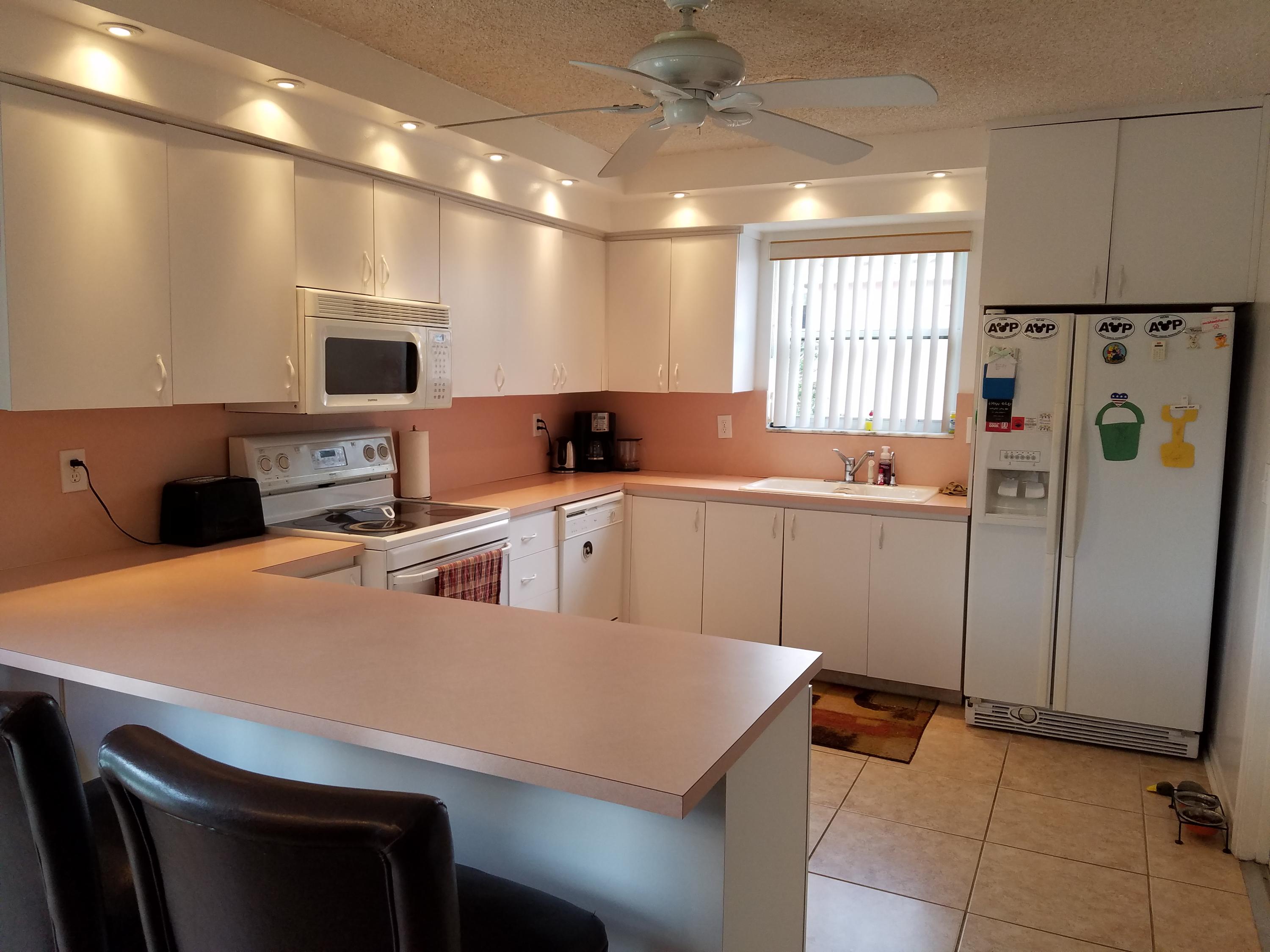 11143 Median Street Boca Raton, FL 33428 - Photo 3 of 33 Kitchen