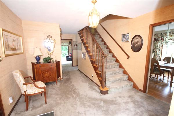 43 Crestwood Road Marblehead, MA 01945 - Photo 3 of 24