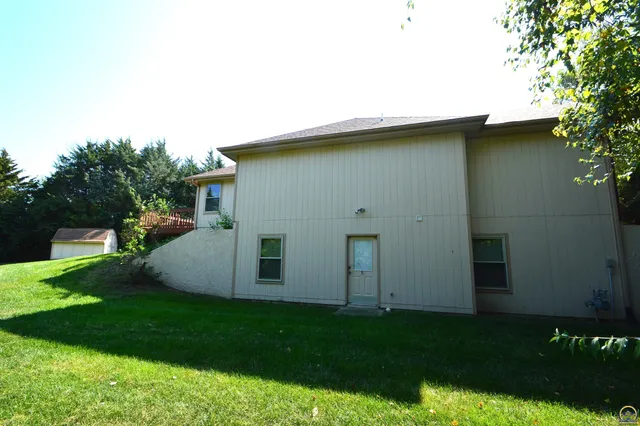 $565,000 | 1010 Southwest Ottawa Trail, Topeka, KS 66615