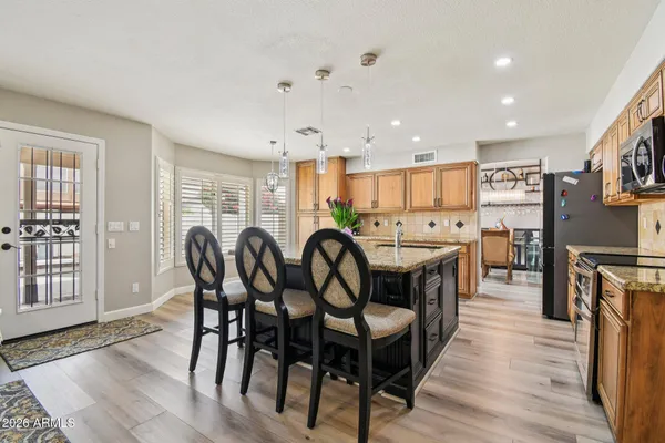 $725,000 | 704 East Windsor Drive, Gilbert, AZ 85296