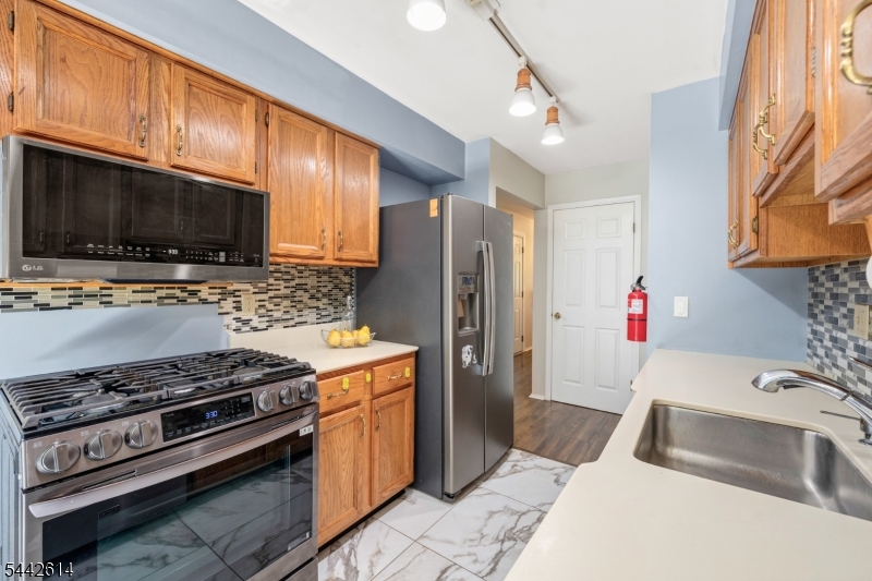 16 Estate Road Hillsborough, NJ 08844 - Photo 16 of 38