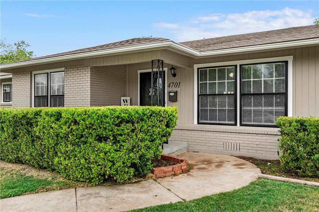4701 Edmond Avenue Waco, TX 76710 - Photo 3 of 26 front view of a house