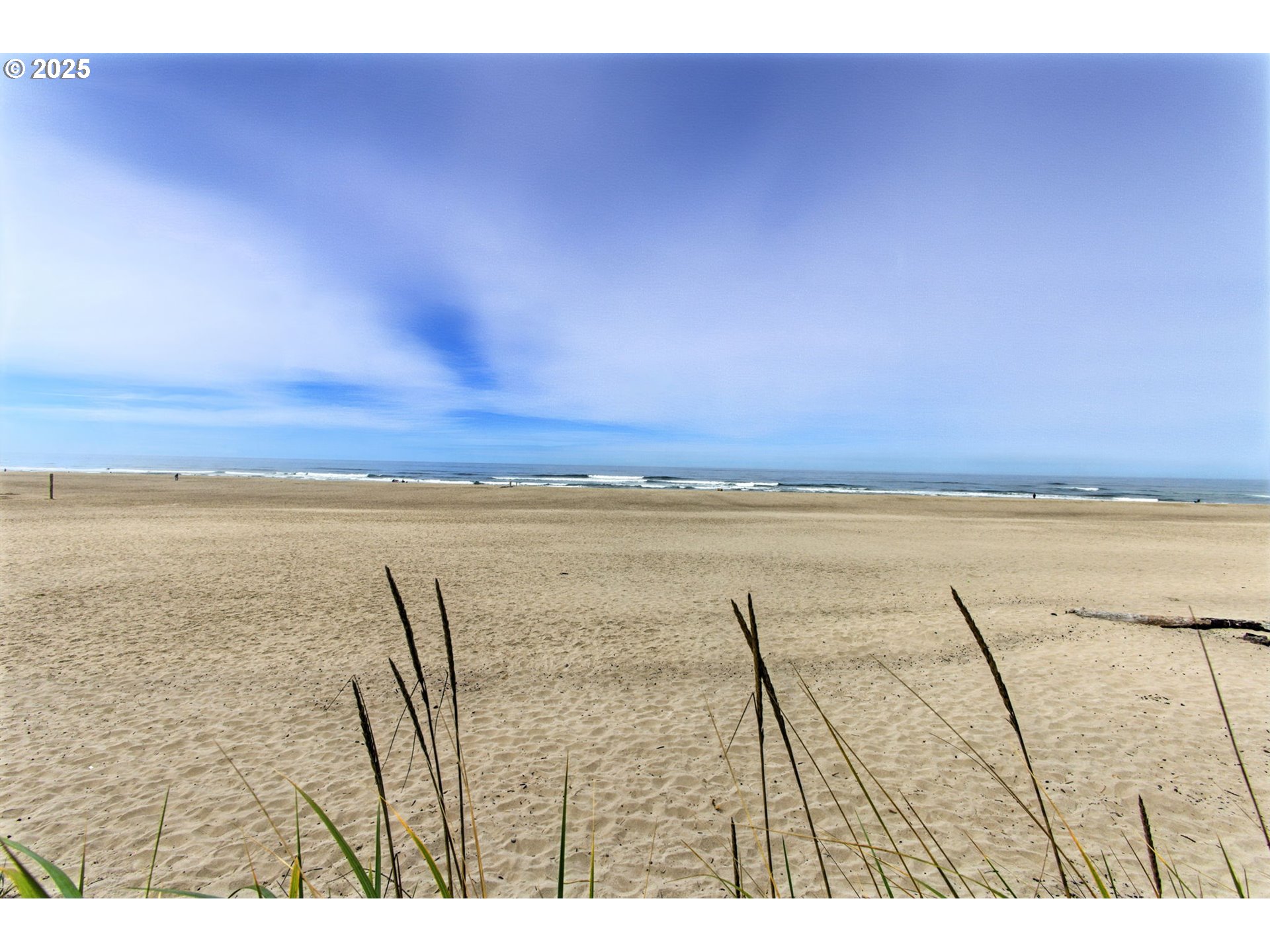145 Northwest Inlet Avenue, Unit 217 Lincoln City, OR 97367 - Photo 26 of 28 a view of an ocean and beach