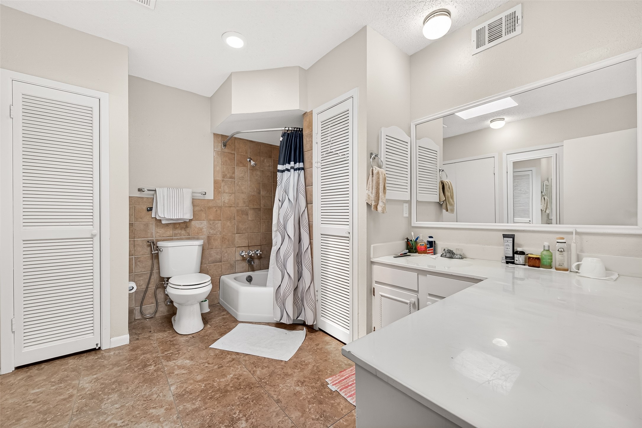 2234 South Piney Point Road, Unit 206 Houston, TX 77063 - Photo 27 of 33