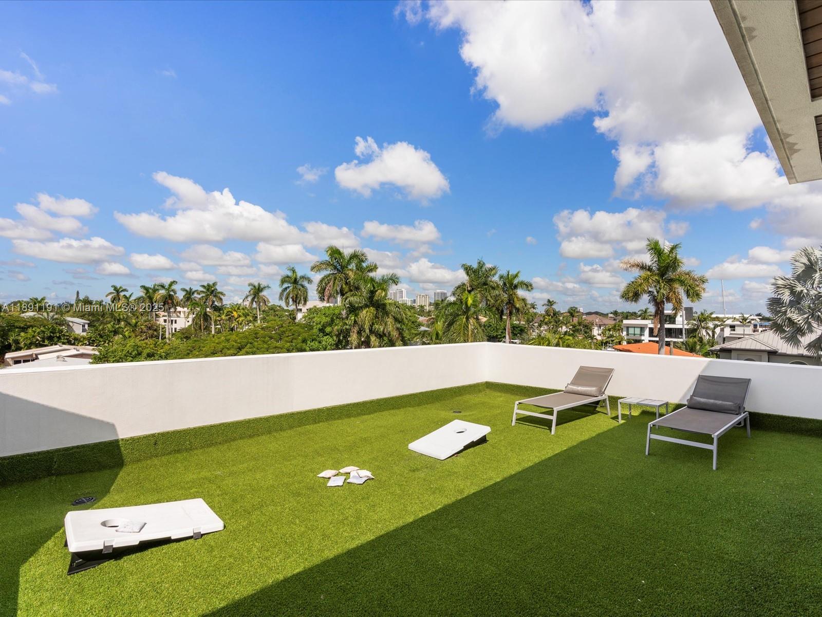 1736 Southeast 14th Street Fort Lauderdale, FL 33316 - Photo 42 of 54 a view of a outdoor