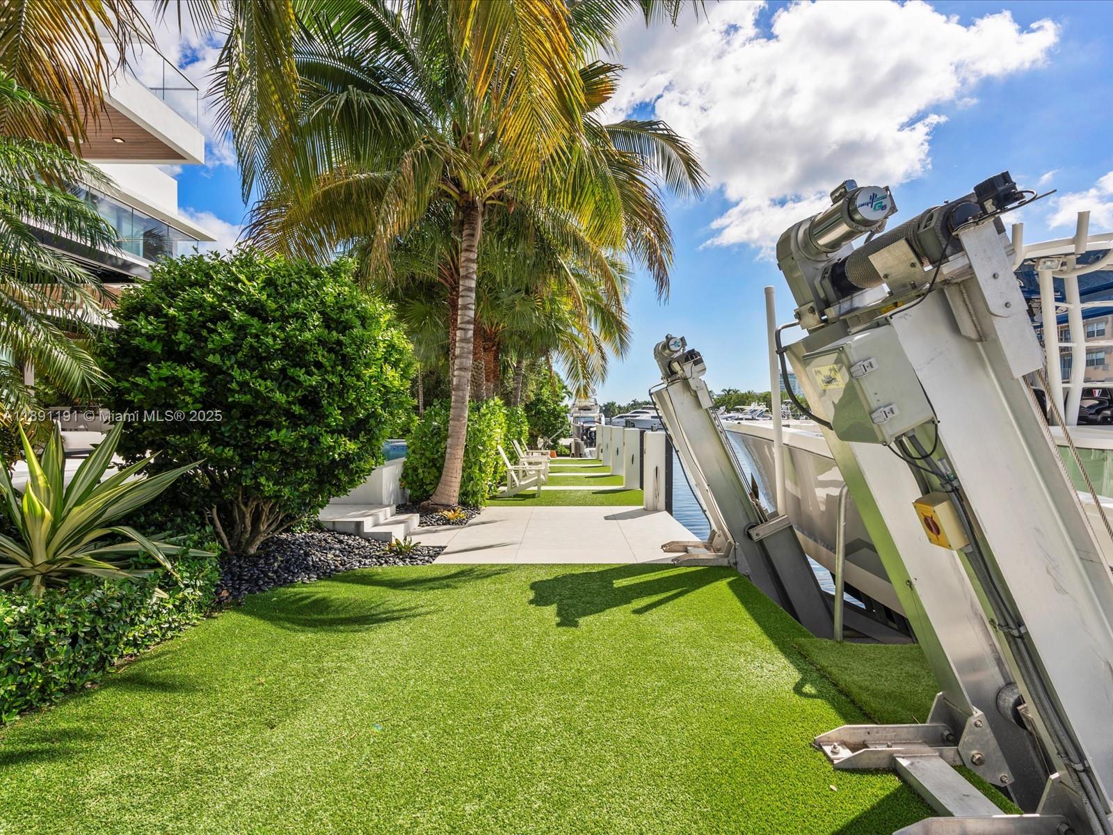 1736 Southeast 14th Street Fort Lauderdale, FL 33316 - Photo 52 of 54