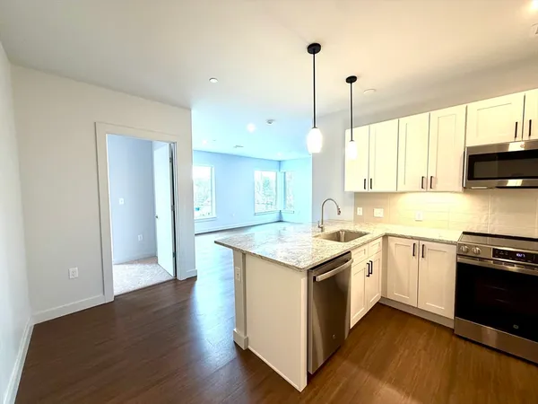 $3,875 | 45 East Central Street, Unit 215, Natick, MA 01760