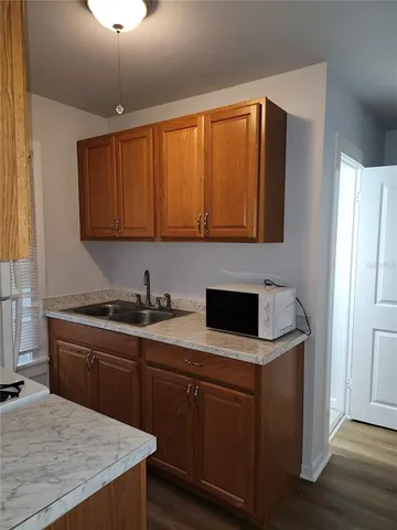 $950 | 421 Northwest 10th Avenue, Gainesville, FL 32605