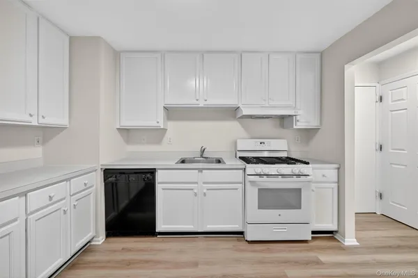 $2,850 | 10-12 Chestnut Street, Unit A105, Suffern, NY 10901