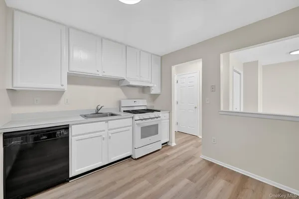 $2,850 | 10-12 Chestnut Street, Unit A105, Suffern, NY 10901
