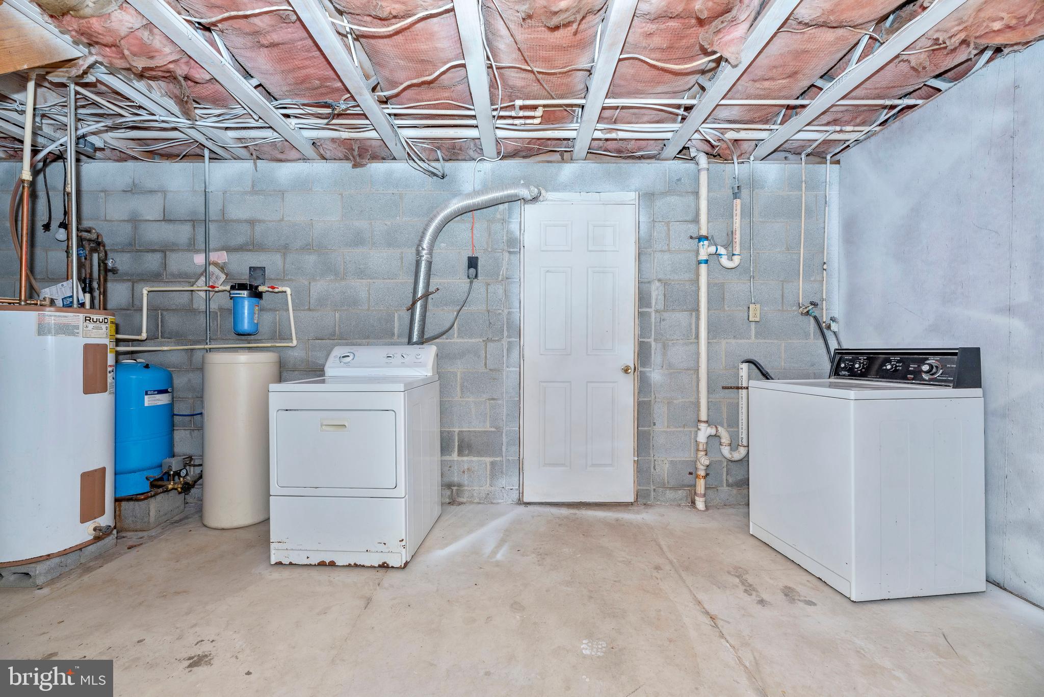 8009 Edgewood Church Road Frederick, MD 21702 - Photo 23 of 42 a utility room with dryer and washer