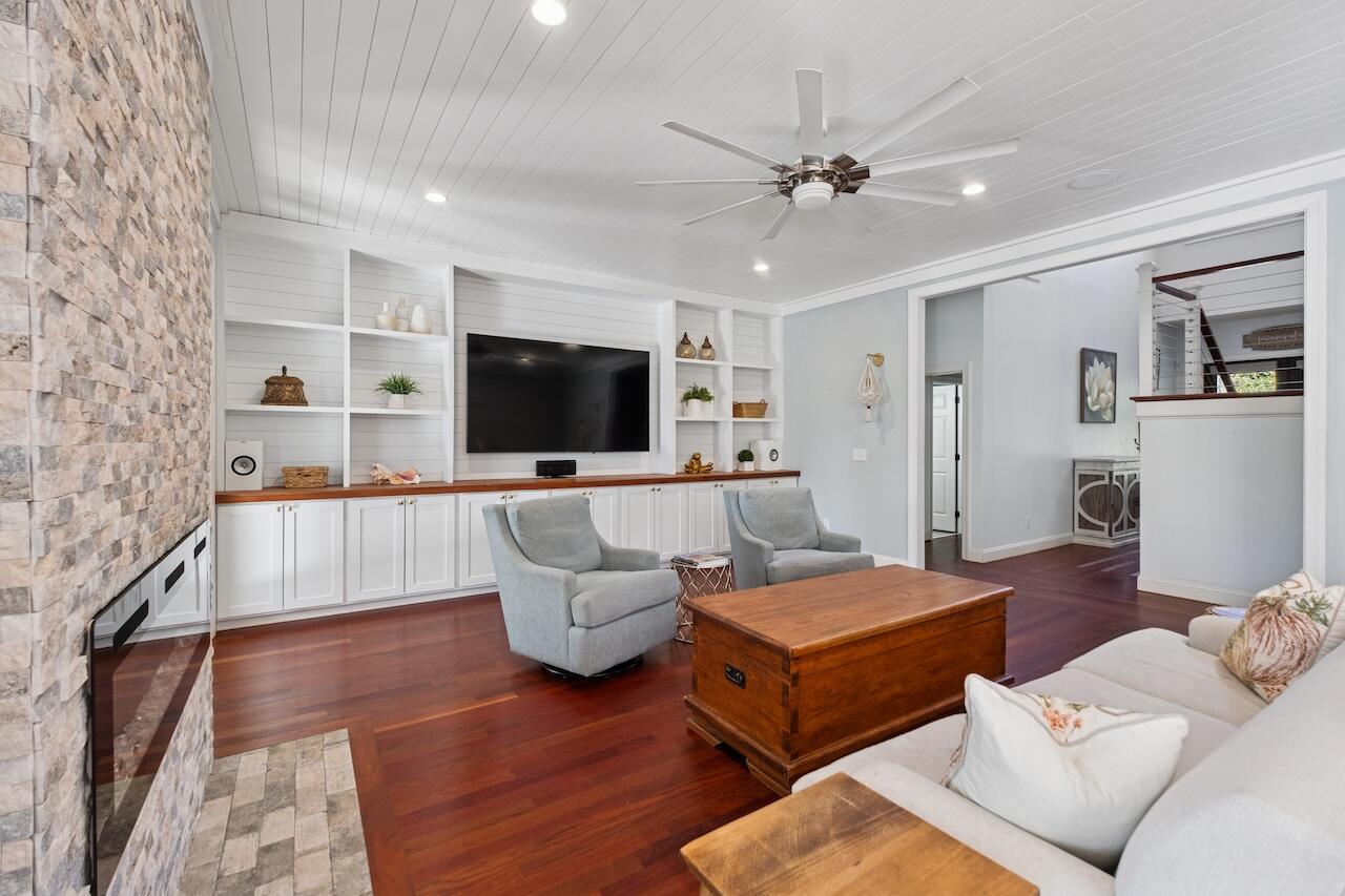 1770 Omni Boulevard Mount Pleasant, SC 29466 - Photo 15 of 54 Spacious Family Room