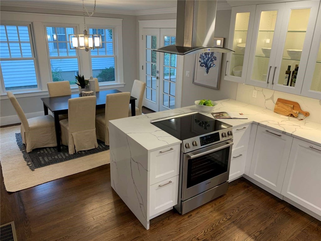 14 Ellery Road Newport, RI 02840 - Photo 5 of 39