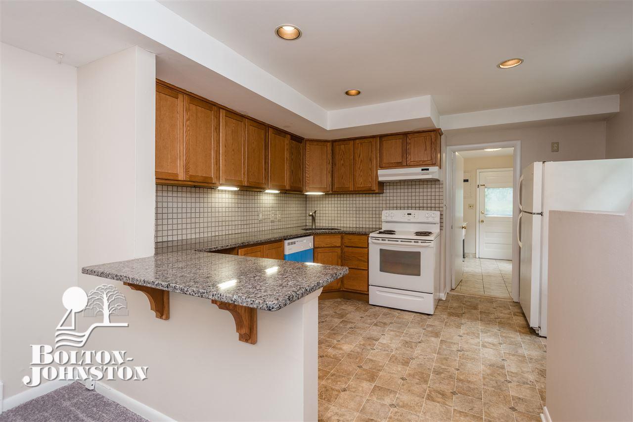 128 Muir Road Grosse Pointe, MI 48236 - Photo 9 of 28 31359189-8.JPG