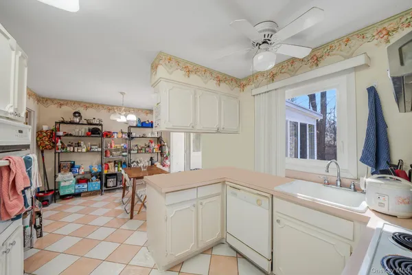 $679,000 | 22 Bucknell Lane, Stony Brook, NY 11790