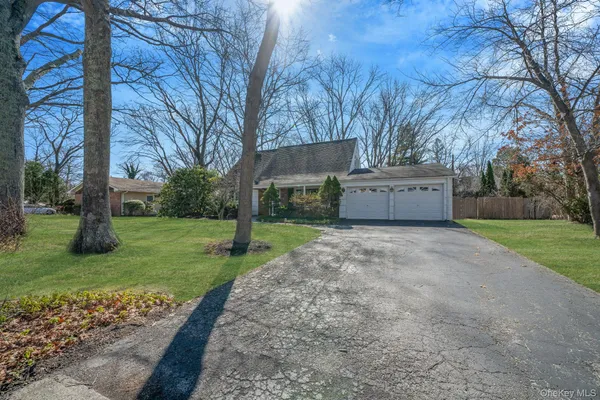 $679,000 | 22 Bucknell Lane, Stony Brook, NY 11790