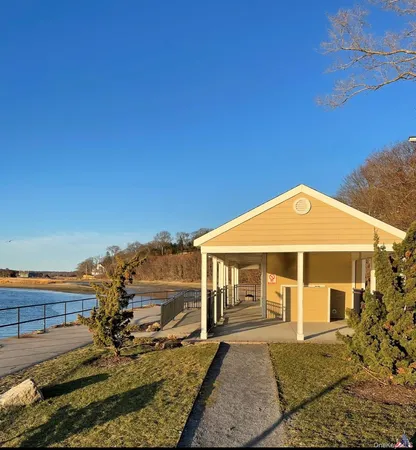 $679,000 | 22 Bucknell Lane, Stony Brook, NY 11790