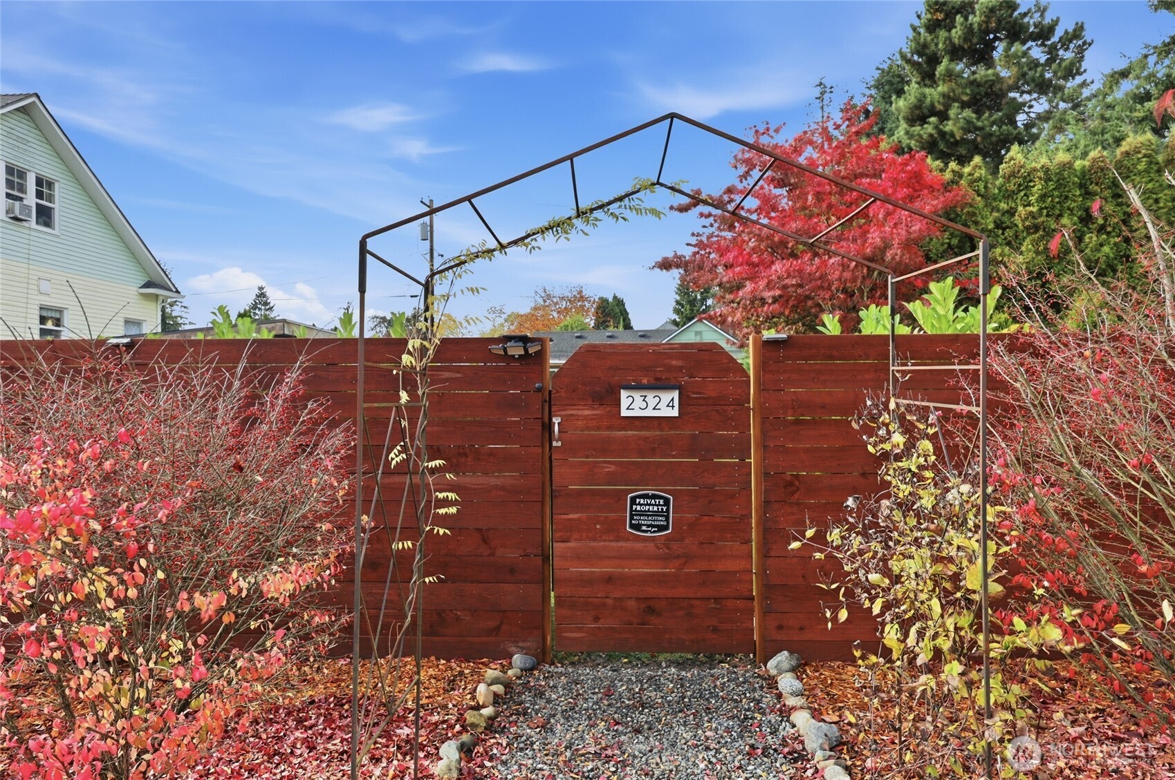 2324 Maple Street Everett, WA 98201 - Photo 5 of 40