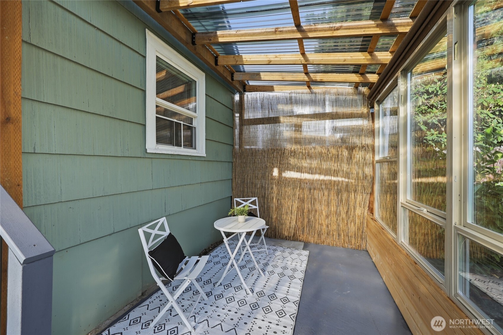 2324 Maple Street Everett, WA 98201 - Photo 9 of 40