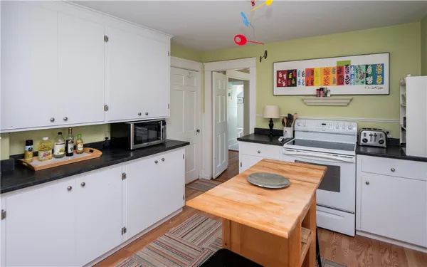 $3,900 | 27 Red Cross Avenue, Newport, RI 02840