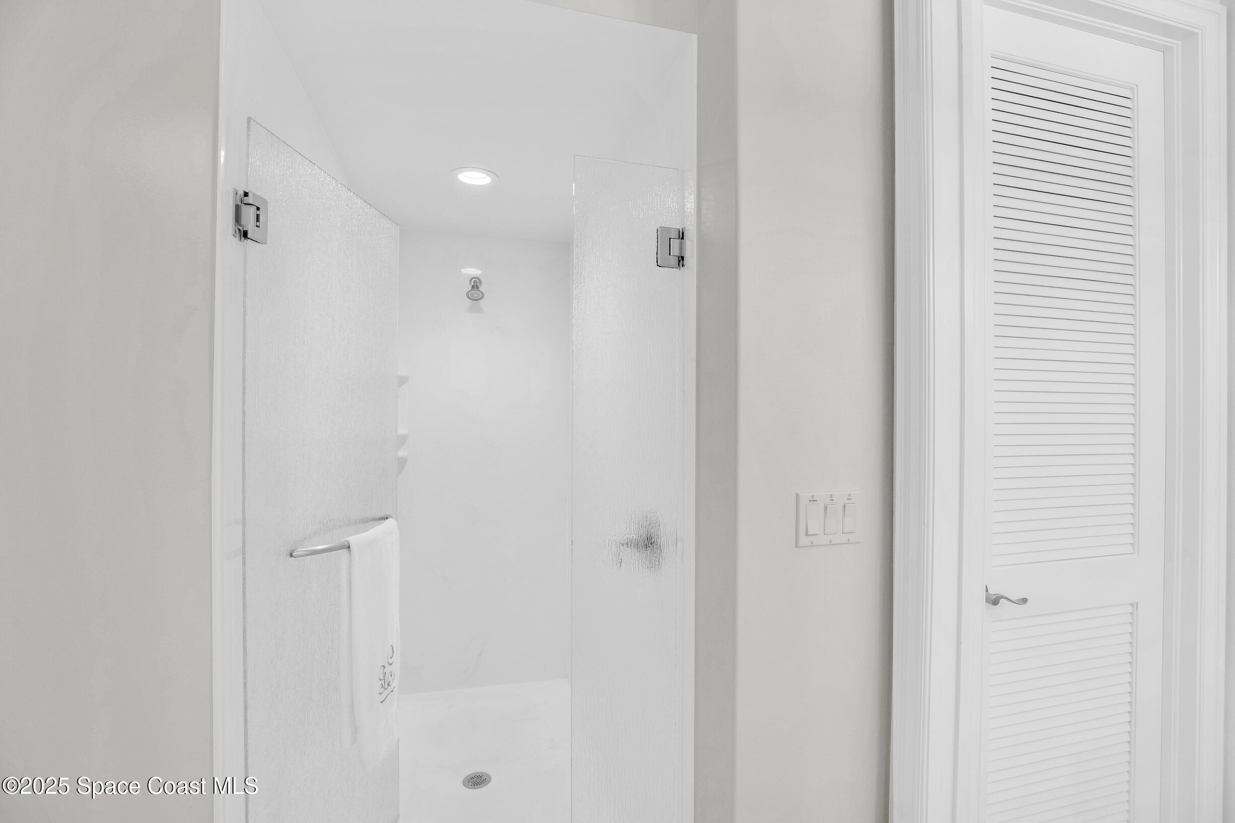 307 Yearling Trail Sebastian, FL 32958 - Photo 25 of 40 a bathroom with a shower