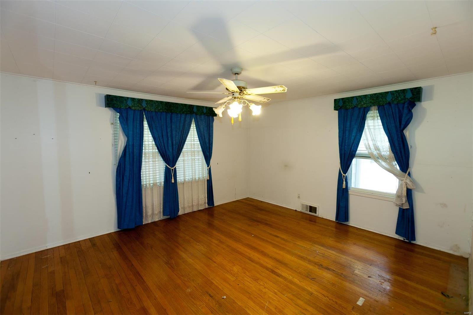 1097 Stein Road St. Louis, MO 63135 - Photo 19 of 42 Gallery Image 19