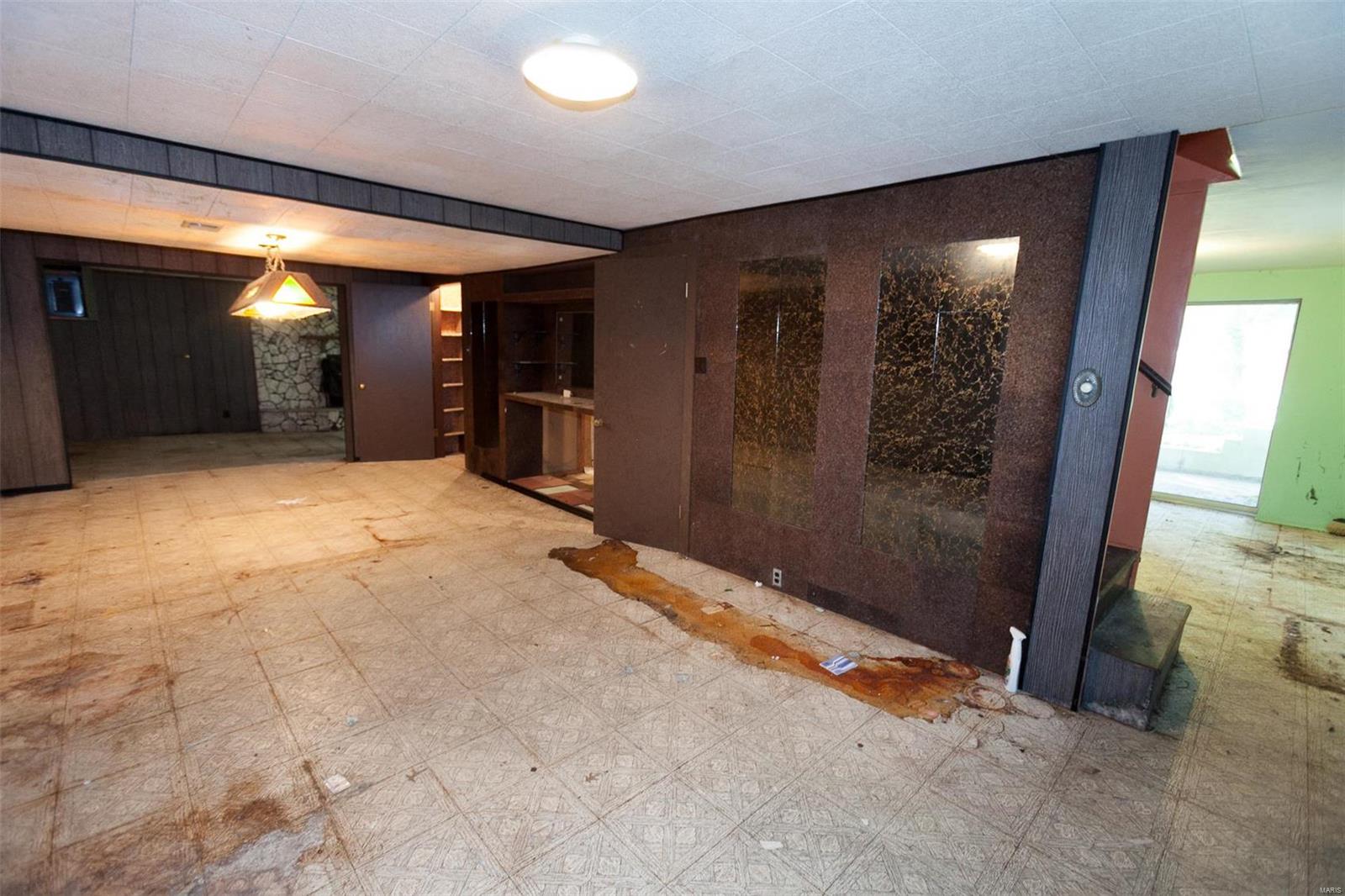 1097 Stein Road St. Louis, MO 63135 - Photo 26 of 42 Gallery Image 26