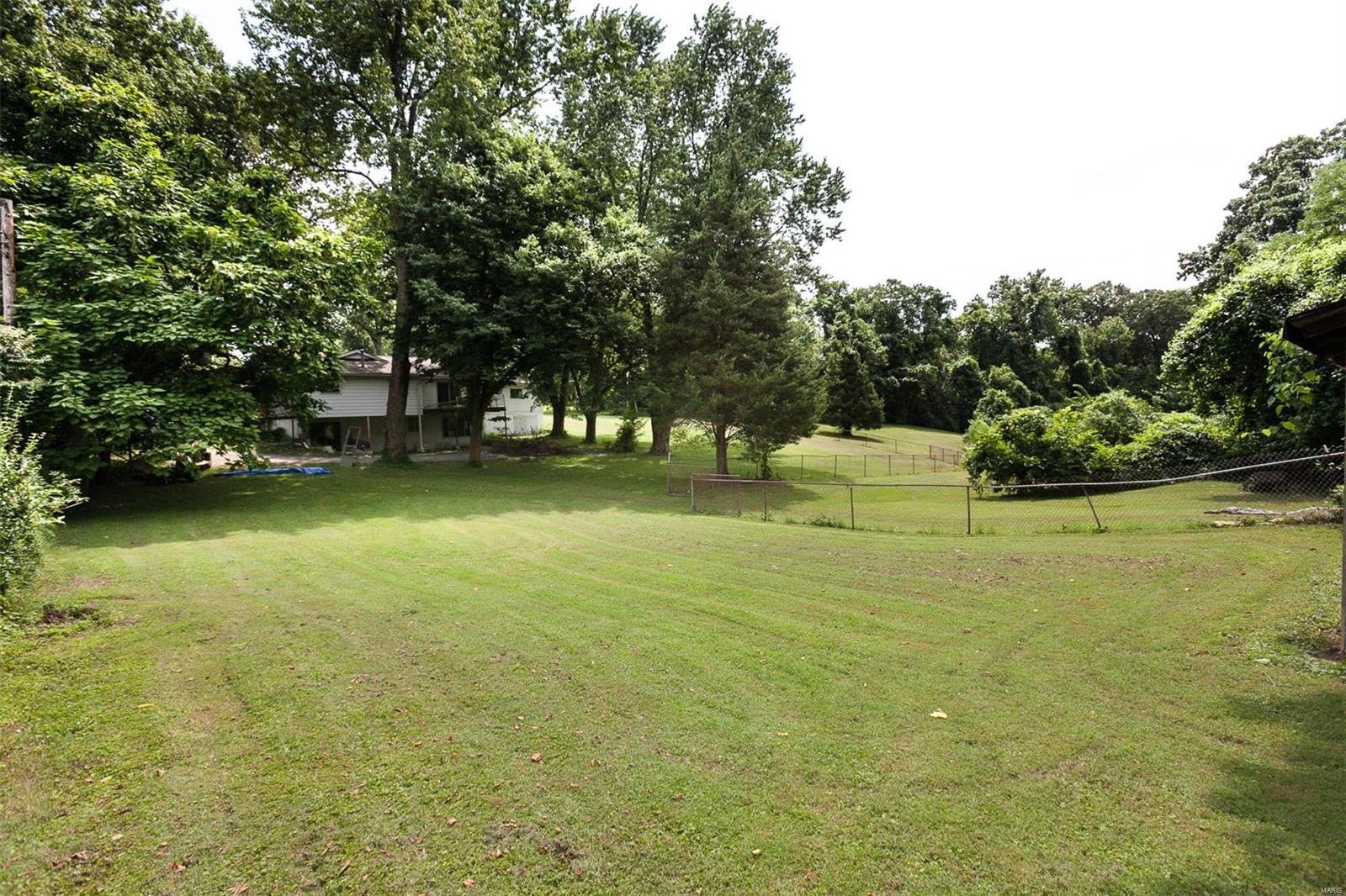 1097 Stein Road St. Louis, MO 63135 - Photo 34 of 42 Gallery Image 34