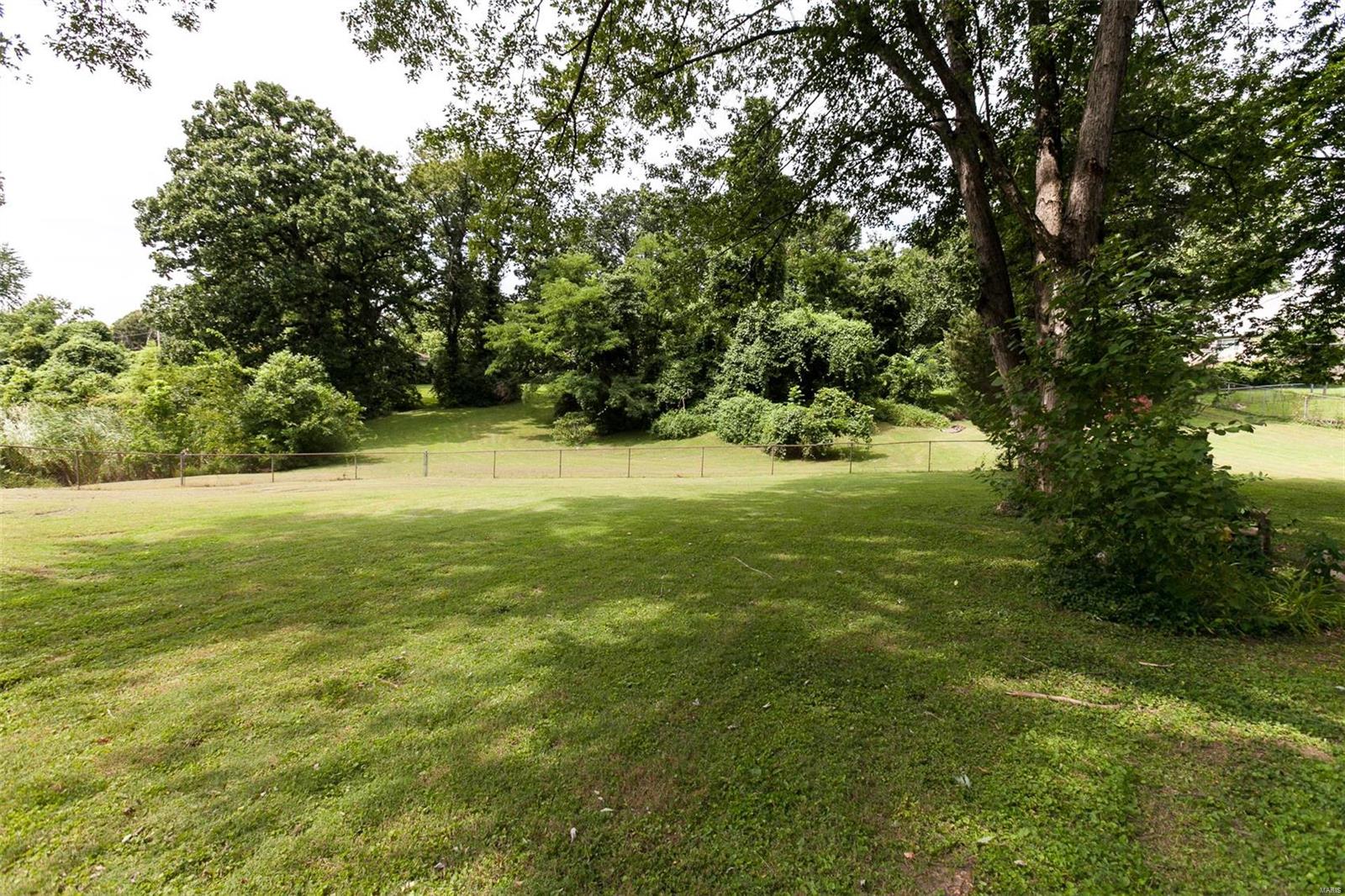1097 Stein Road St. Louis, MO 63135 - Photo 41 of 42 Gallery Image 41