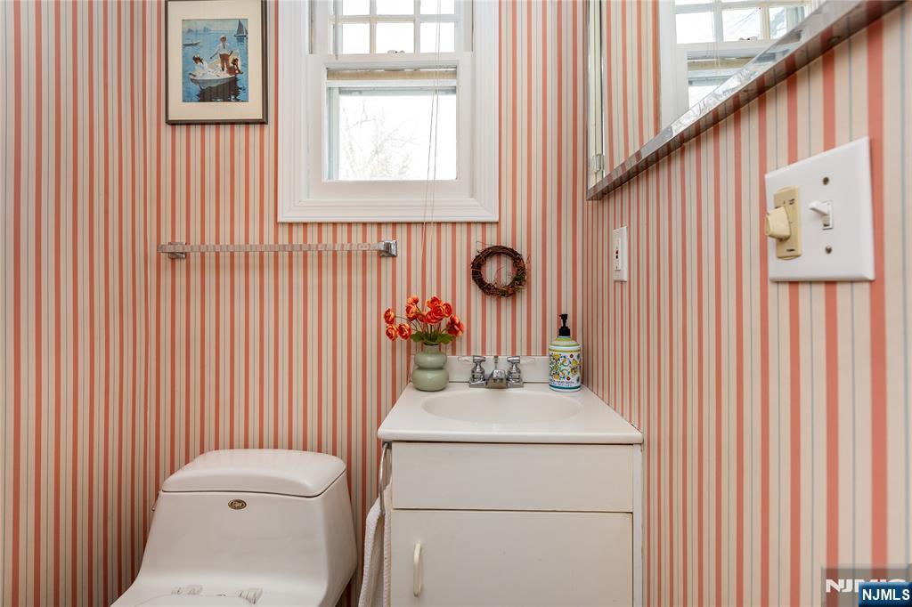 17 Mendl Terrace Montclair, NJ 07042 - Photo 18 of 31