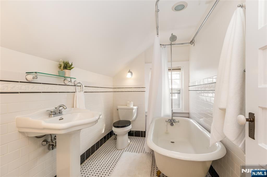 17 Mendl Terrace Montclair, NJ 07042 - Photo 27 of 31