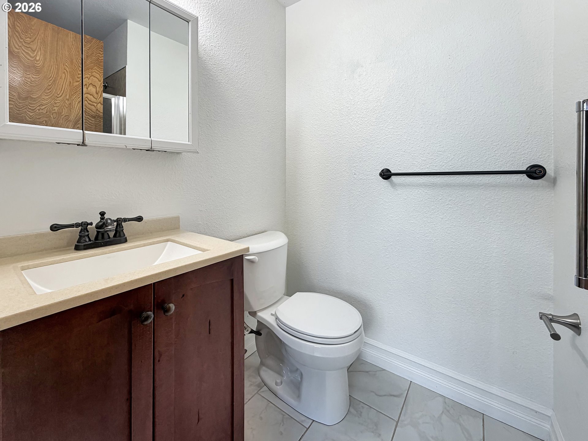 18513 Southeast Stephens Street Portland, OR 97233 - Photo 6 of 13