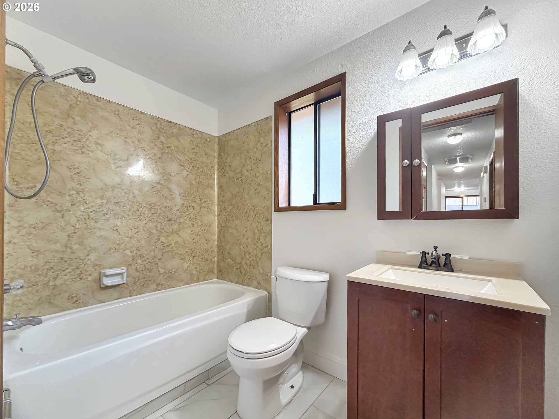 18513 Southeast Stephens Street Portland, OR 97233 - Photo 8 of 13