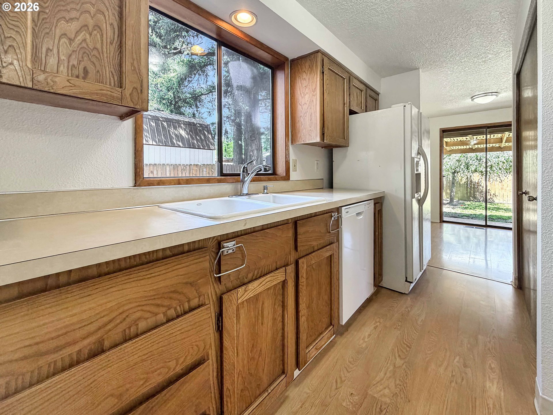 18513 Southeast Stephens Street Portland, OR 97233 - Photo 9 of 13
