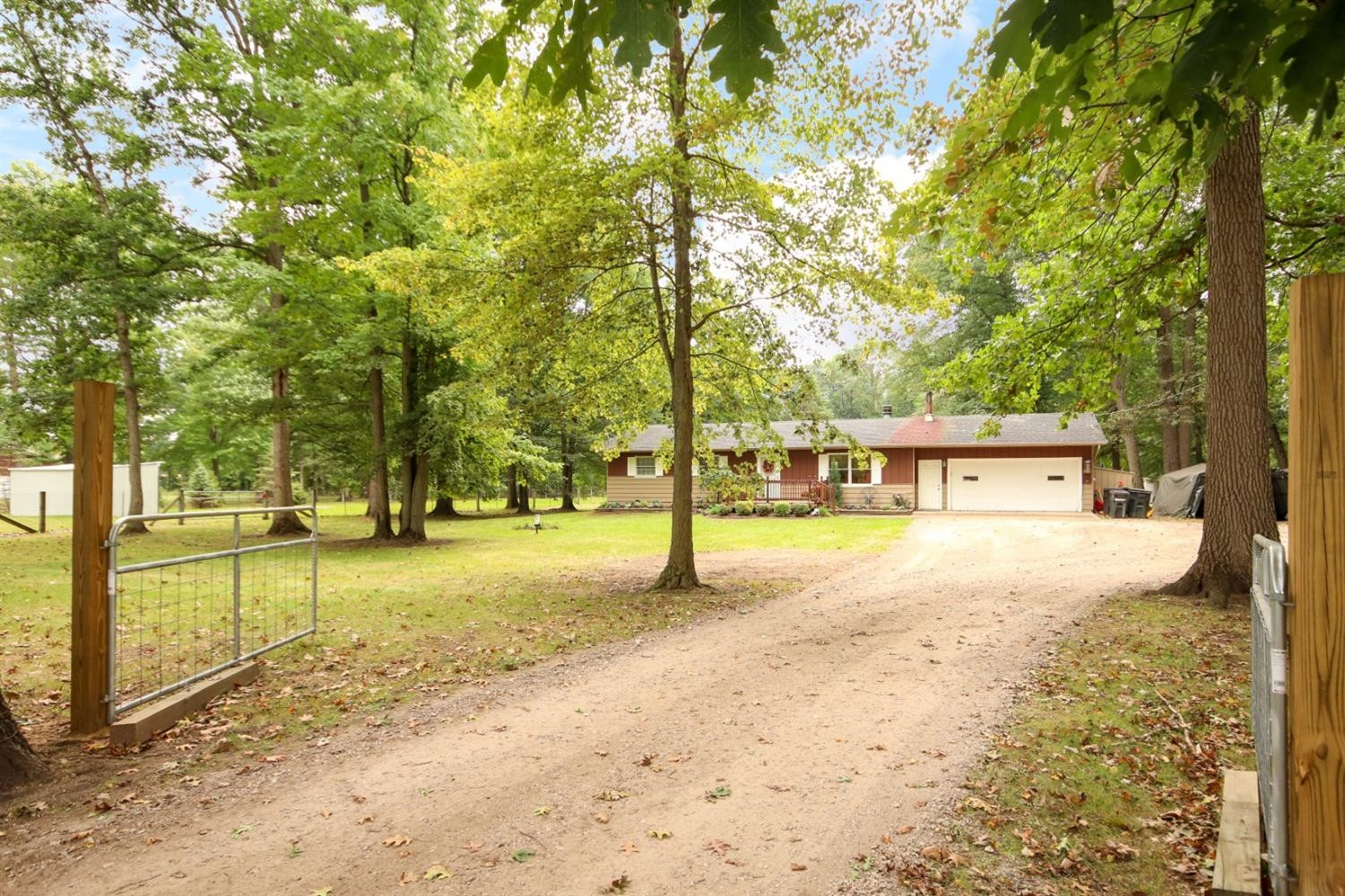 11991 Snell Road Milan, MI 48160 - Photo 3 of 10 Photo 3