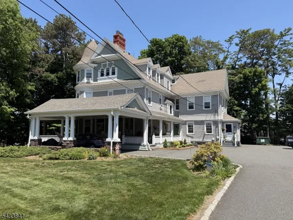 $1,302 | 51 Academy Road, Unit 3, Caldwell, NJ 07006